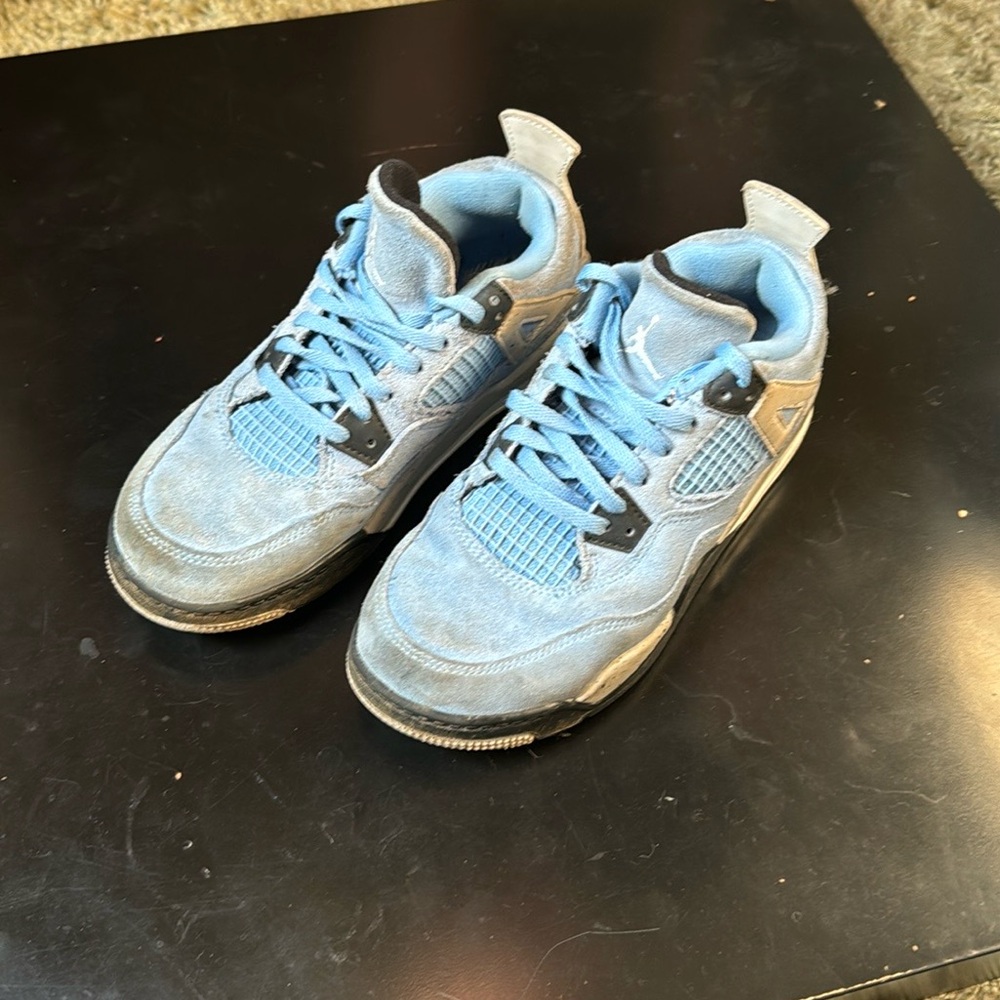 Jordan 4s uni blues